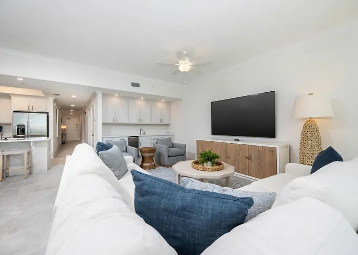 Phoenix Gulf Towers 906 Apartment *
