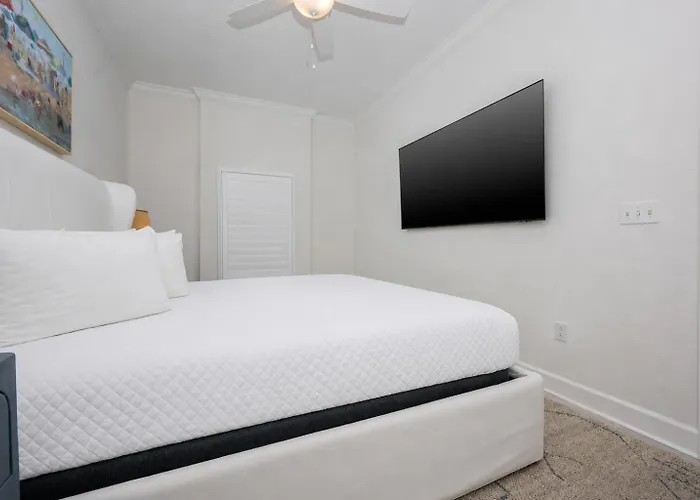 Phoenix Gulf Towers 906 Apartment